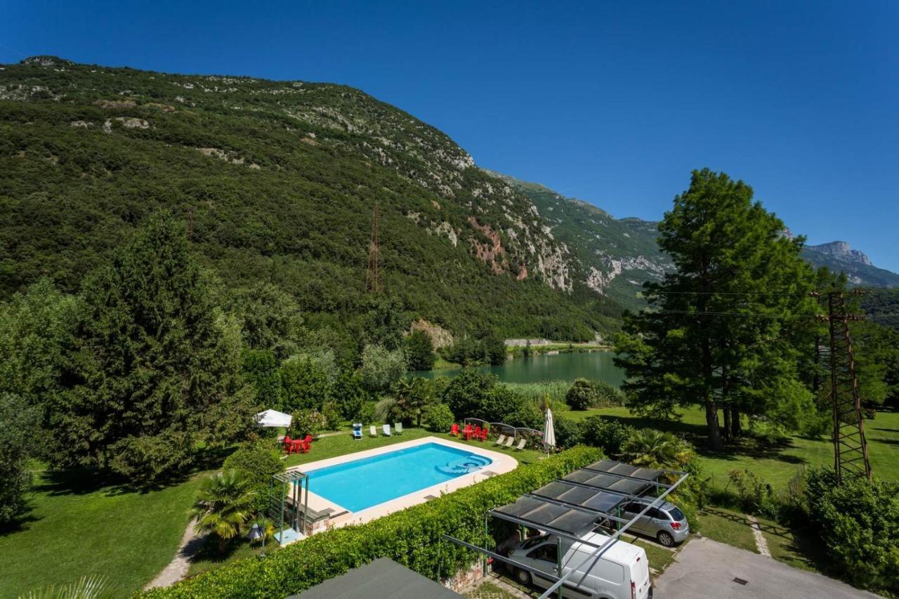 Hotel Due Laghi Padergnone Kültér fotó