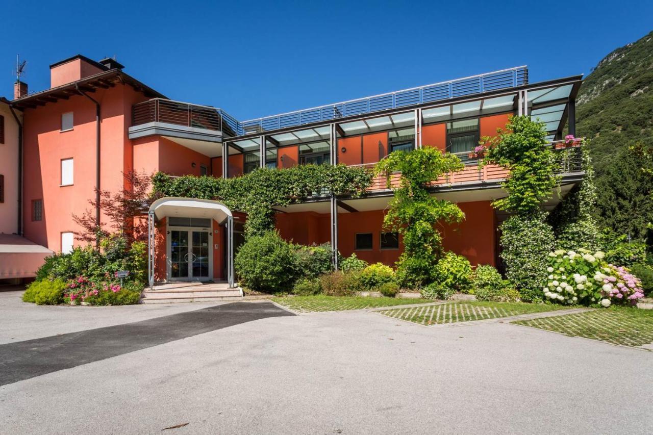 Hotel Due Laghi Padergnone Kültér fotó