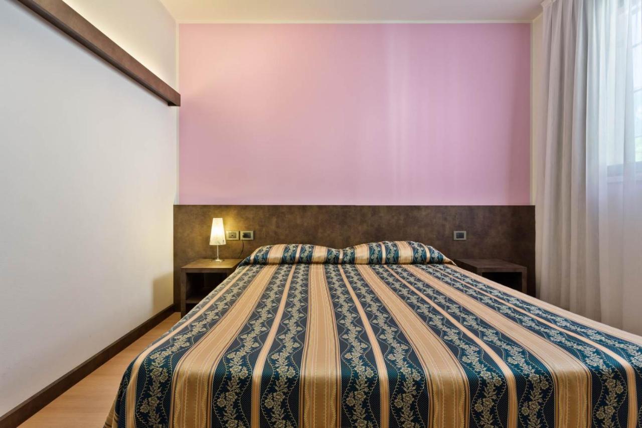 Hotel Due Laghi Padergnone Kültér fotó