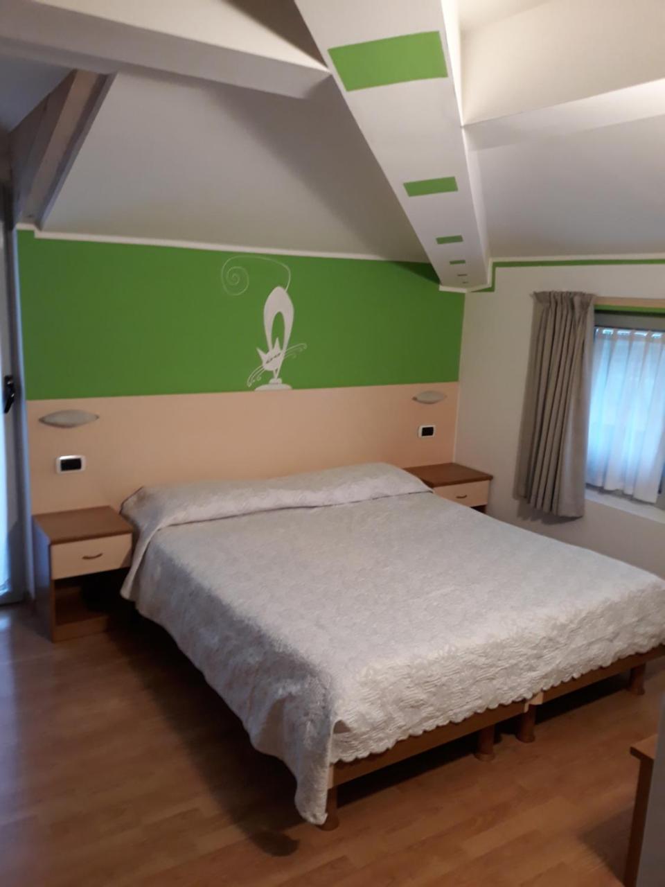 Hotel Due Laghi Padergnone Kültér fotó